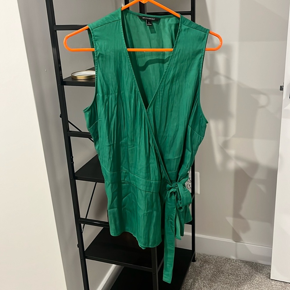 Beautiful green Banana Republic Blouse sz L